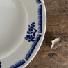 Plat rond - Demi-porcelaine - Badonviller - Fleurs bleues