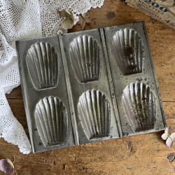 Moule à madeleines ancien