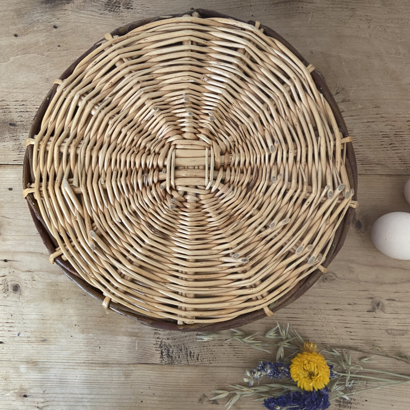Corbeille Ronde Ancienne En Osier Tressé – Fabrication Française, Diamètre 28 Cm