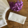 Serviette de table ancienne brodée avec dentelle
