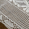Chemin de table ancien au crochet - Ivoire
