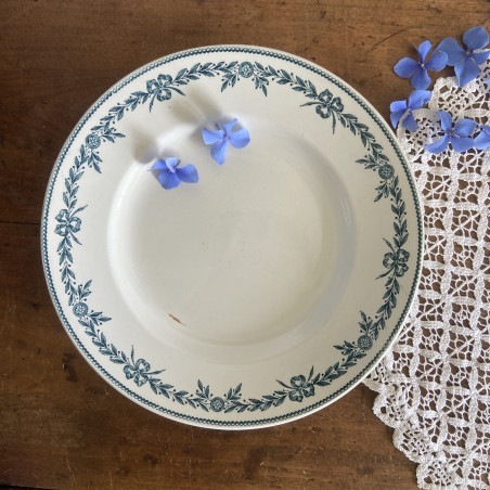 Plat Piédouche - Assiette montée - Terre de Fer - Moulin des Loups - Lauriers