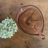 Verres anciens et carafe en verre rose
