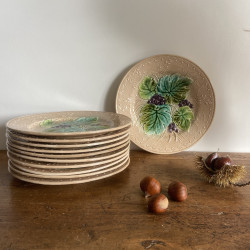 Assiettes en barbotine (lot de 11) - 215 K