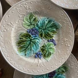 Assiettes en barbotine (lot de 11) - 215 K