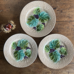 Assiettes en barbotine (lot de 11) - 215 K