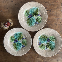 Assiettes en barbotine (lot de 11) - 215 K