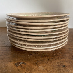 Assiettes en barbotine (lot de 11) - 215 K