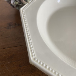 Plat creux - Faïence blanche perlée - Montereau