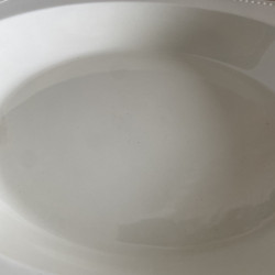 Plat creux - Faïence blanche perlée - Montereau