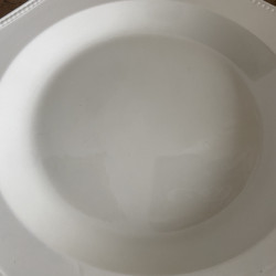 Plat semi-creux - Faïence blanche perlée - Montereau