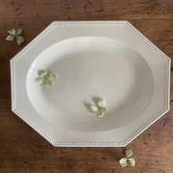 Plat ovale - Faïence blanche perlée - Montereau