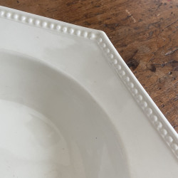 Plat ovale - Faïence blanche perlée - Montereau