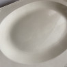 Grand plat ovale - Faïence blanche perlée - Montereau