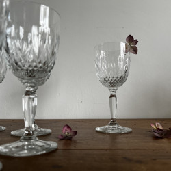 Verre à vin blanc ou apéritif  en verre ciselé - Vintage
